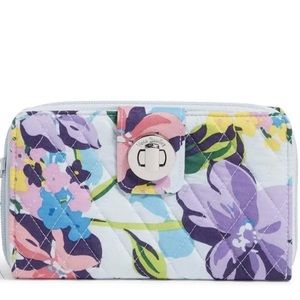 Vera Bradley RFID Turnlock zip-around wallet /cards holder